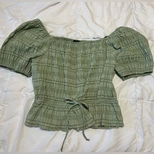Green puff sleeve top
